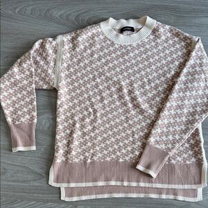 Pink and Cream Houndstooth Sweater